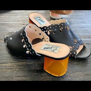 ON TREND*vintage* Mules Peep-toe Lucite Heels Miss Fire *Made in Italy* FABULOUS
